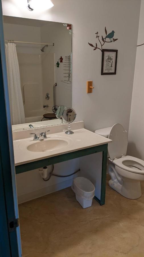 The Meadowlark Inn East Springfield エクステリア 写真