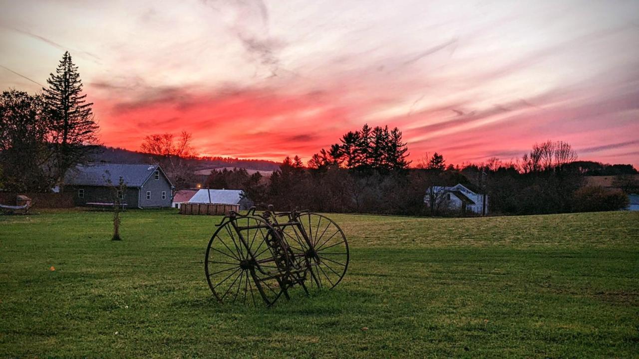 The Meadowlark Inn East Springfield エクステリア 写真