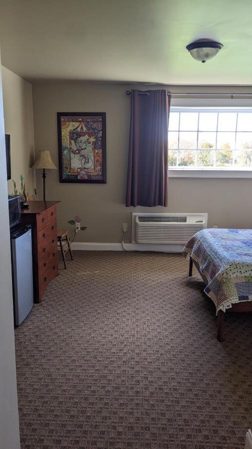 The Meadowlark Inn East Springfield エクステリア 写真